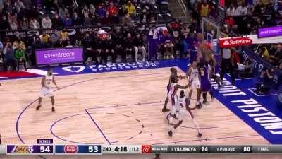 [Highlight] Isaiah Stewart breaks up the lob then stuffs AD on the dunk attempt in the same play