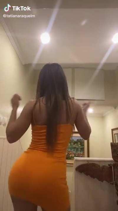 orange dress 😫