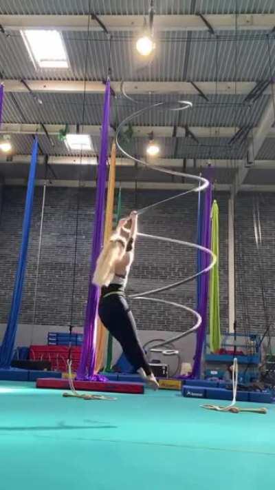 I get dizzy watching this. No lie.