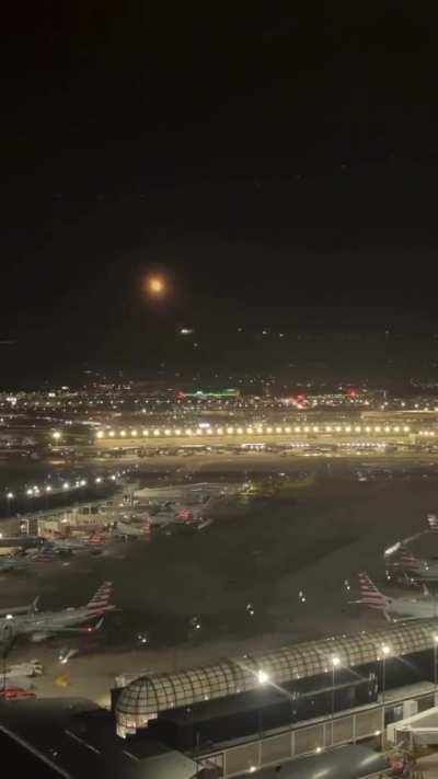 Timelapse of O'Hare International Airport in Chicago.