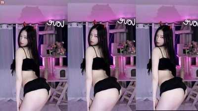 ulsandodud dances to Tuesday