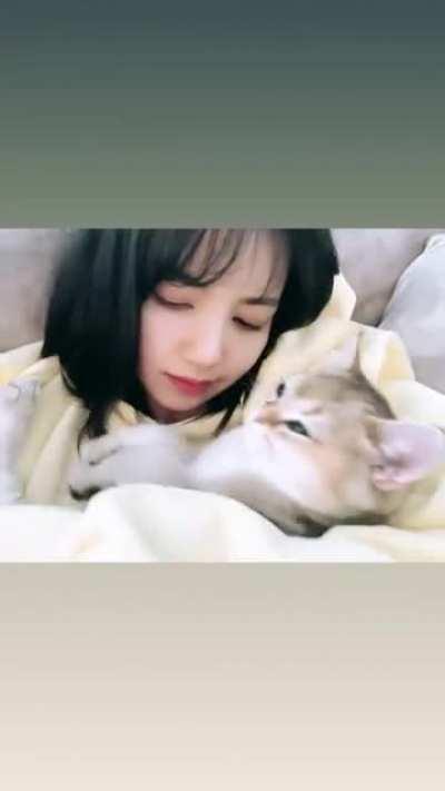 210427 Lisa IG Story Update