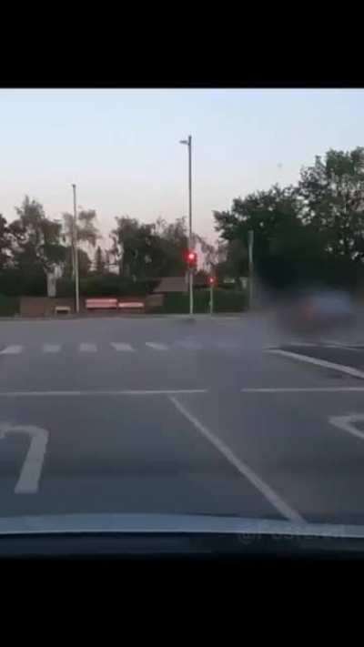 Ikke mit værk, men er jeg den eneste der river den af lige nu?