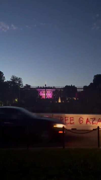 Fein was playing at White house 😭