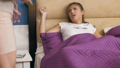 Alex Eats Out Her Girlfriend Gia under The Covers While Her Mom's in The Room