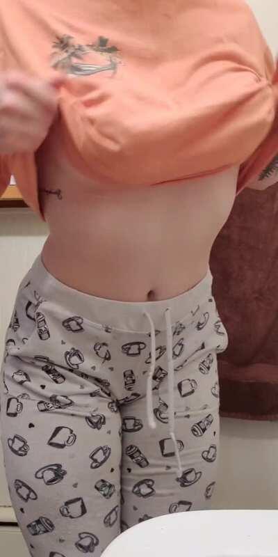 Happy Hump day to you all! 😁😁🍓 Hope you don't mind if I leave this here..