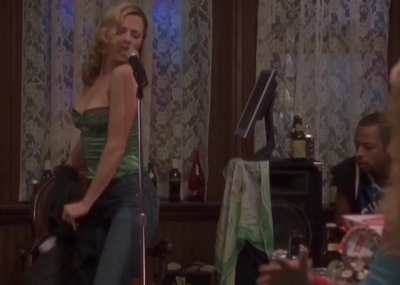 Linda Cardellini Undress And Twerk