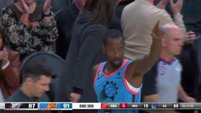 [Highlight] Booker gets it across to Terrence Ross for a buzzer beater three