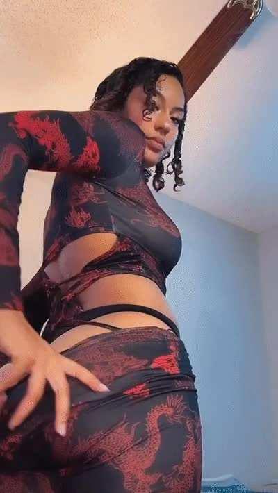 Red dragon pants 🀄️🐲