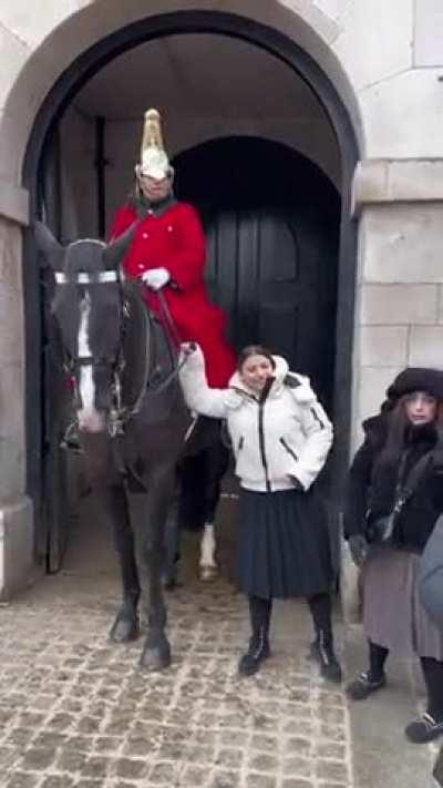 Wtf don't you get Don't touch.