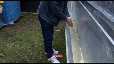Tourist Mistakes Urinal for Sink in Amsterdam