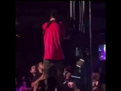 Throwback to when a nigga sniped carti in the head with a bag of ice
