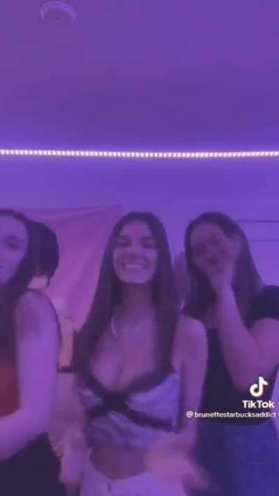 Meanwhile in Canada ... Tok: brunettestarbucksaddict