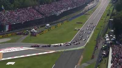 Liuzzi into chicane go brrr
