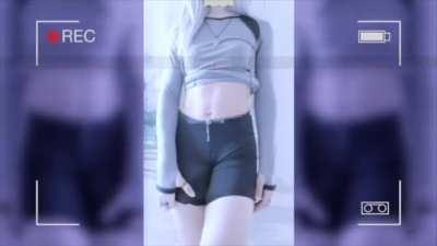 Yoga itme with Jenna Trap