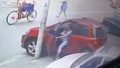 Close your doors or meet the leg breaker!