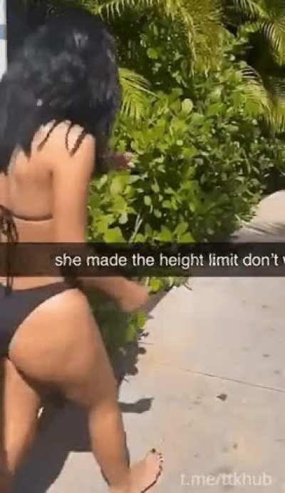 Such an incredible ass. So sexy