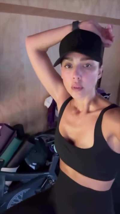 Jessica Alba : Idle Hands