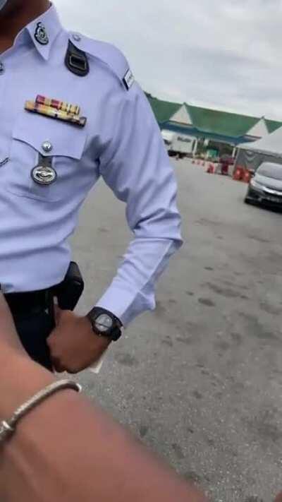 IG User Ikram_Syukri was stopped and fined at an roadblock earlier today for having 