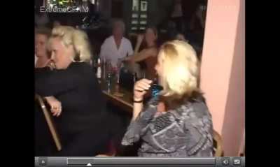 lavuğa bak amk önüne gelenin ağzına veriyor