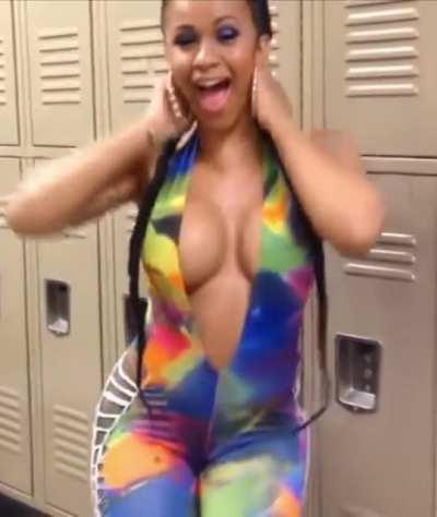 Her ass and tits are so fuckable in this