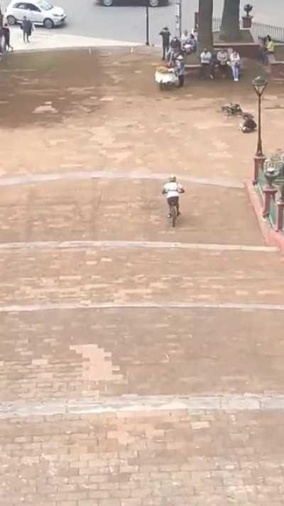 WCGW go down the stairs without looking ahead