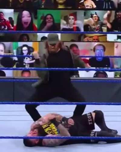 Enjoy that bag, Sammy! You could of had fun in the Dub, now you're going to be wasted, uce. It's terrible how the evil fed doesn't let superstars have their own creative freedom.