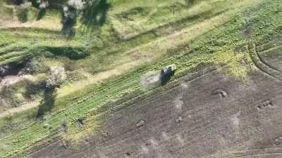 Ukrainians HMMWVs are on a raid when they are ambushed by Russian forces after one is destroyed by a mine