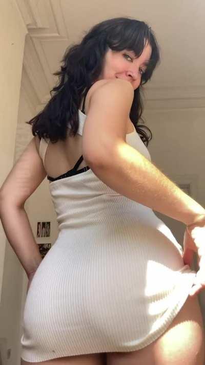 If you have a thing for short dresses then we should be friends :)