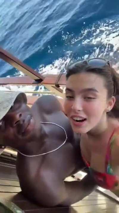 Sailing The Sea With His Beautiful Queenð¸ð»ð¤´ð¿