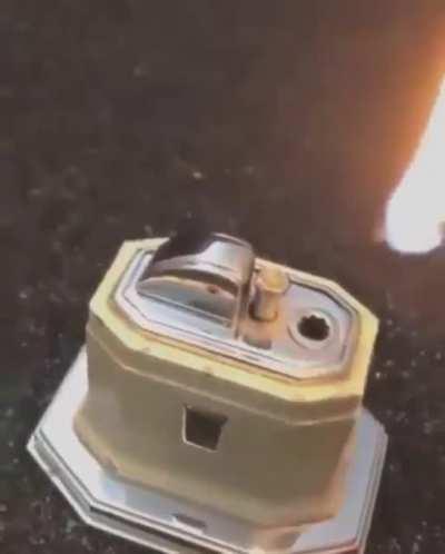 Vintage Ronson touch tip lighter