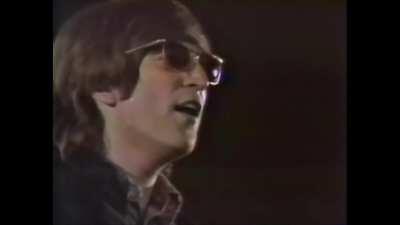 This is An alternate Promo of Rain in color 🎵If you want it here it is, come and get it🎵