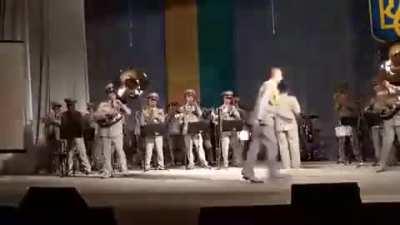 Right unity celebration after downvoting any libleft post to oblivion.