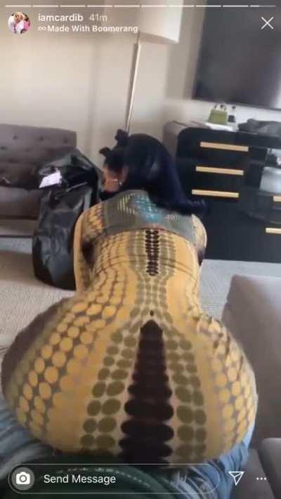 Cardi wants that dick