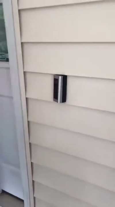 Ding dong ditch prank