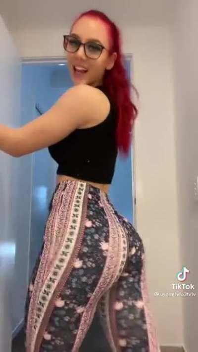 Soft & Jiggly No.236 😍🍑