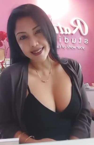 @lyanaratuspa2 loves to flaunt 🤤🤤