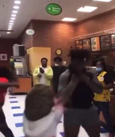 Aye Twins this my first fight (I’m the dude) rate my hands, and give me tips because I got another fight on Saturday 💯