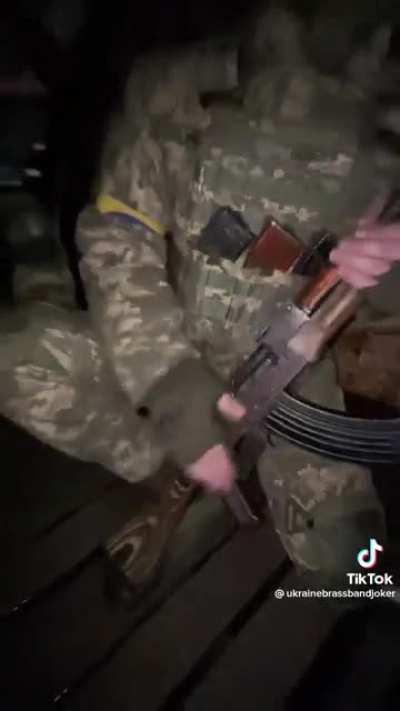 👨Колядка от украинских защитников на автоматах и РПГ💣