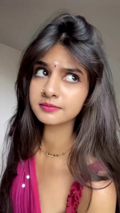 Aishwarya Harishankar 💋💋hottie girl in saree 🥵🥵 slim body with sexy boobs👅👅 dusky armpits show 💦💦