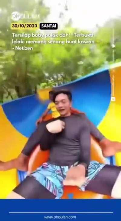 To enjoy sweet moment at 1,000m long water slide