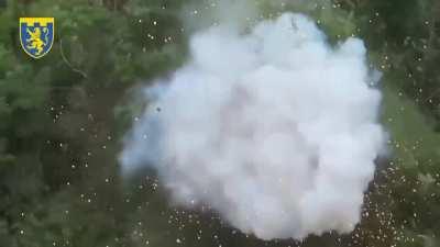 In one of the directions, Ukrainian troops destroyed a Murom-M video surveillance complex of the occupiers with a Kamikaze UAV. Gratitude to partner countries for providing weapons and military equipment to Ukraine.