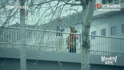 法学教授罗翔一生难忘的老太太：她的突然一跪把我拉回现实