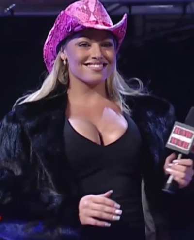 Trish on Raw 1-15-01 IG