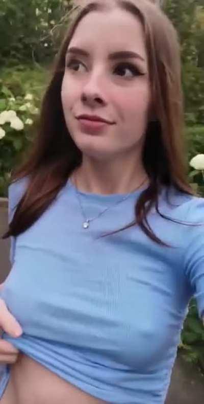 Wanted to make sure my neighbours start their day off right😇💕 [F]