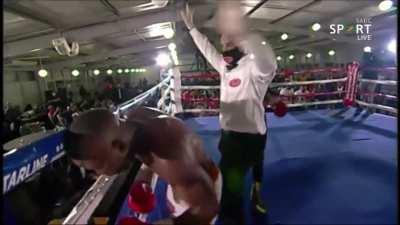 Boxer Simiso Buthelezi knocks his opponent down and then completely loses his sense