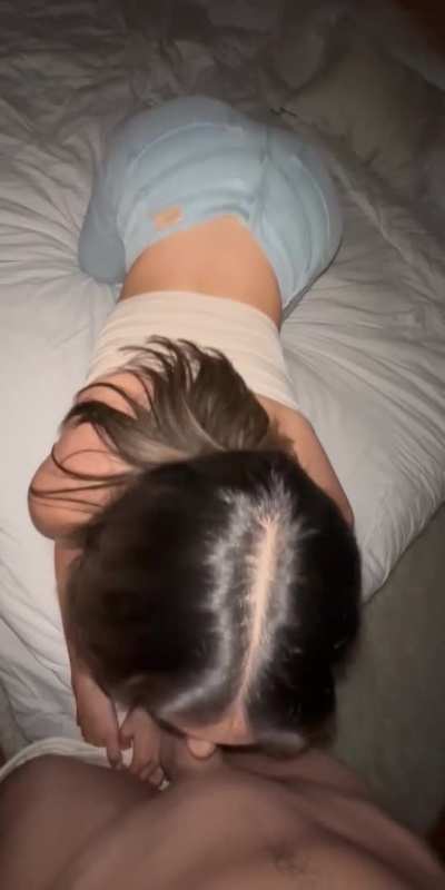 How long would you last with her sucking your dick?