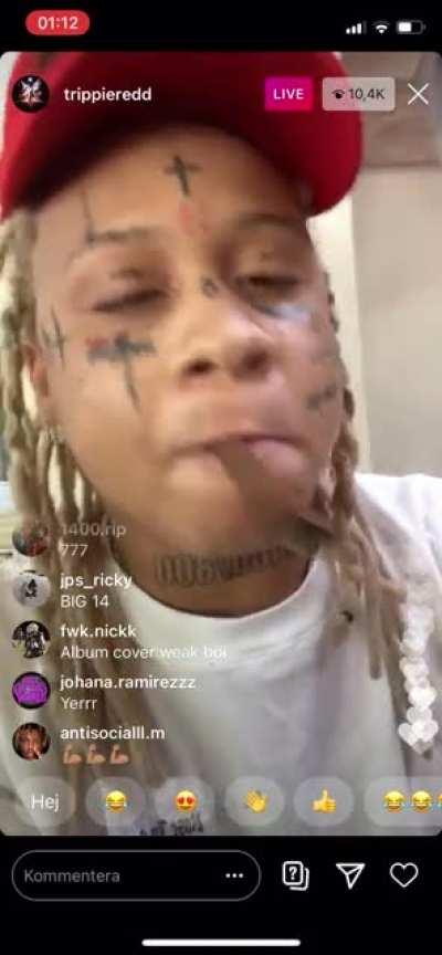 Trippie playing throw it up on live