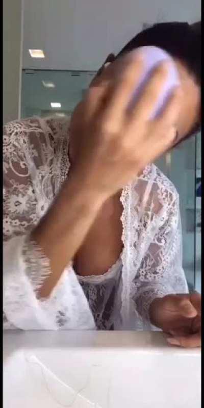 Transparente Juliana Paes