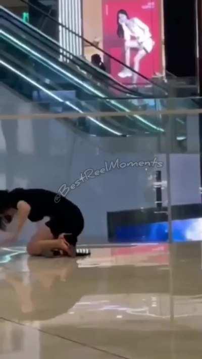 Dancing Girl Without Panties